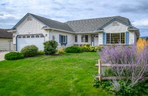 2427 Bradley Drive, Armstrong, BC