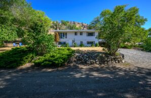 7917 Buchanan Rd, Coldstream V1B 3B8